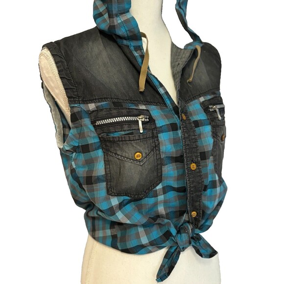 Bluette moto/grunge style sleeveless button up shirt w/hoodie size M, pre-loved - Picture 1 of 12